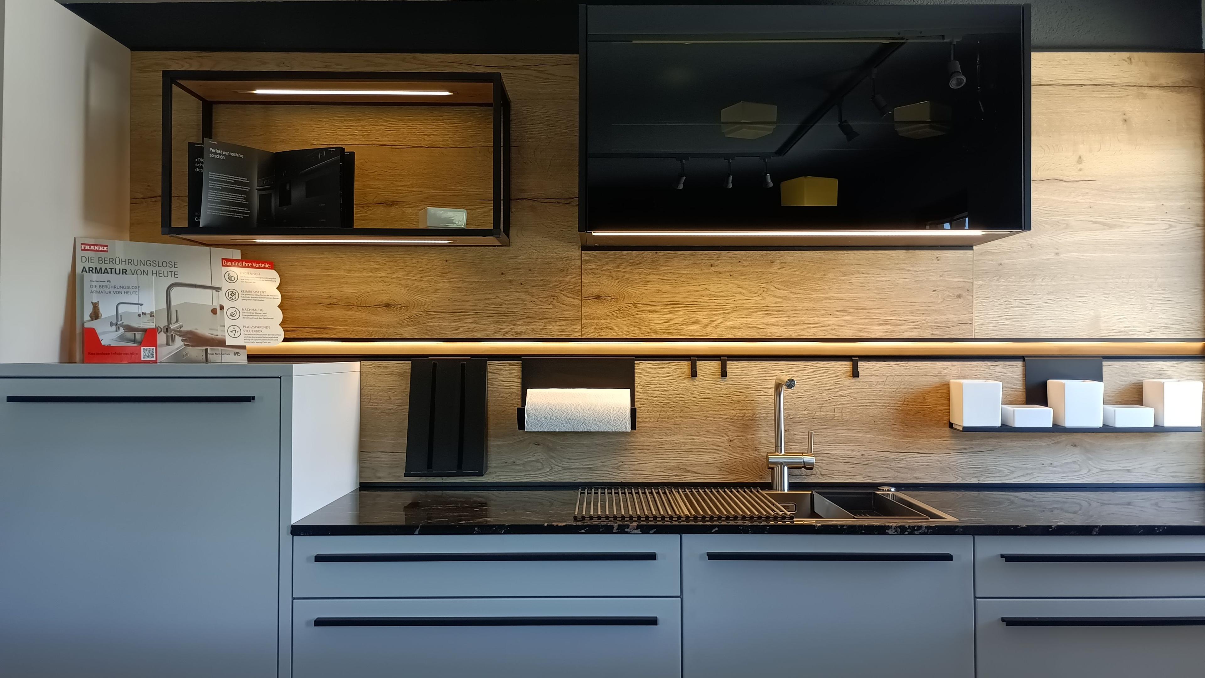 Frontansicht Musterküche