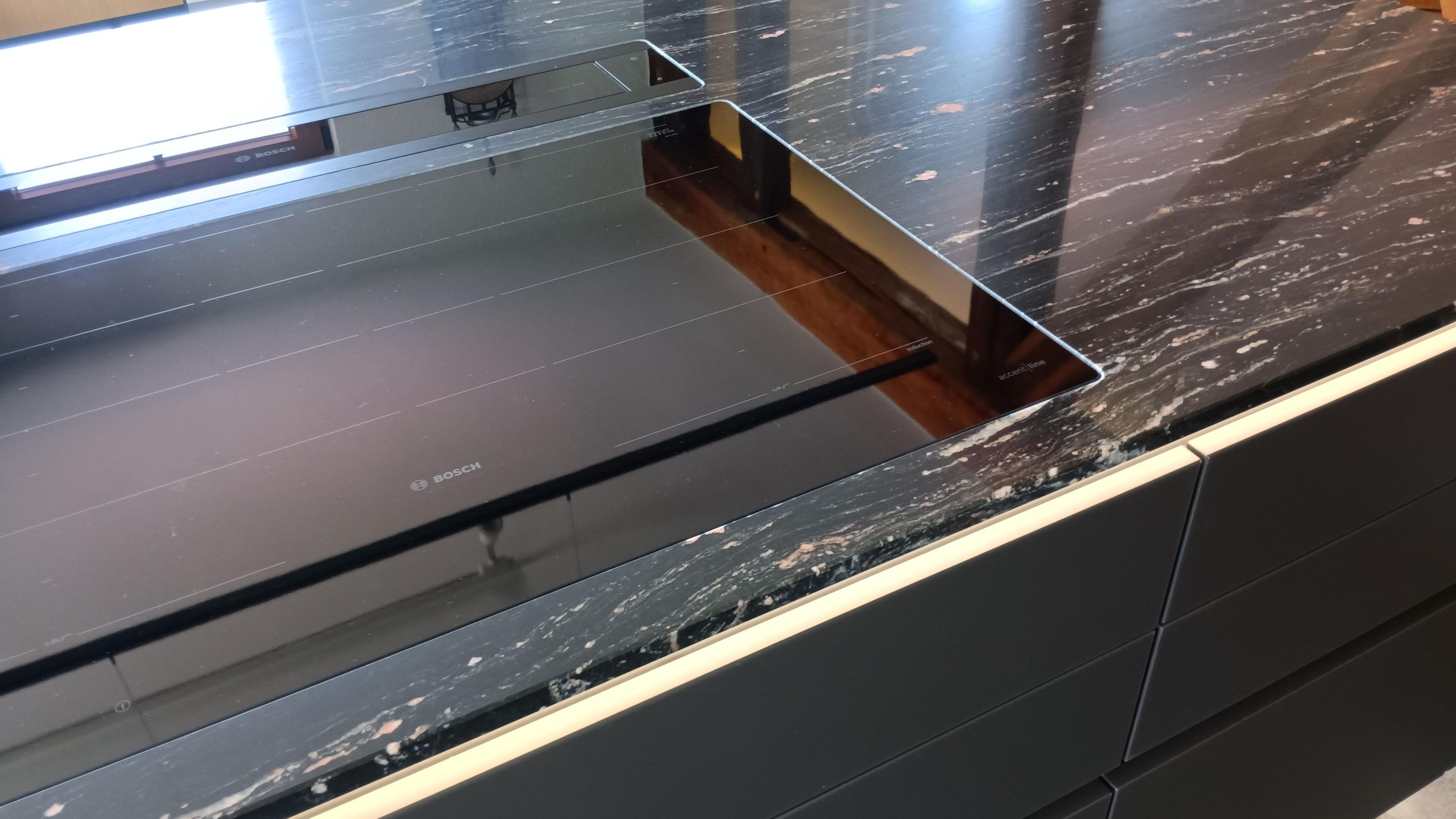 Detailansicht Flächenbündiges Induktions-Kochfeld