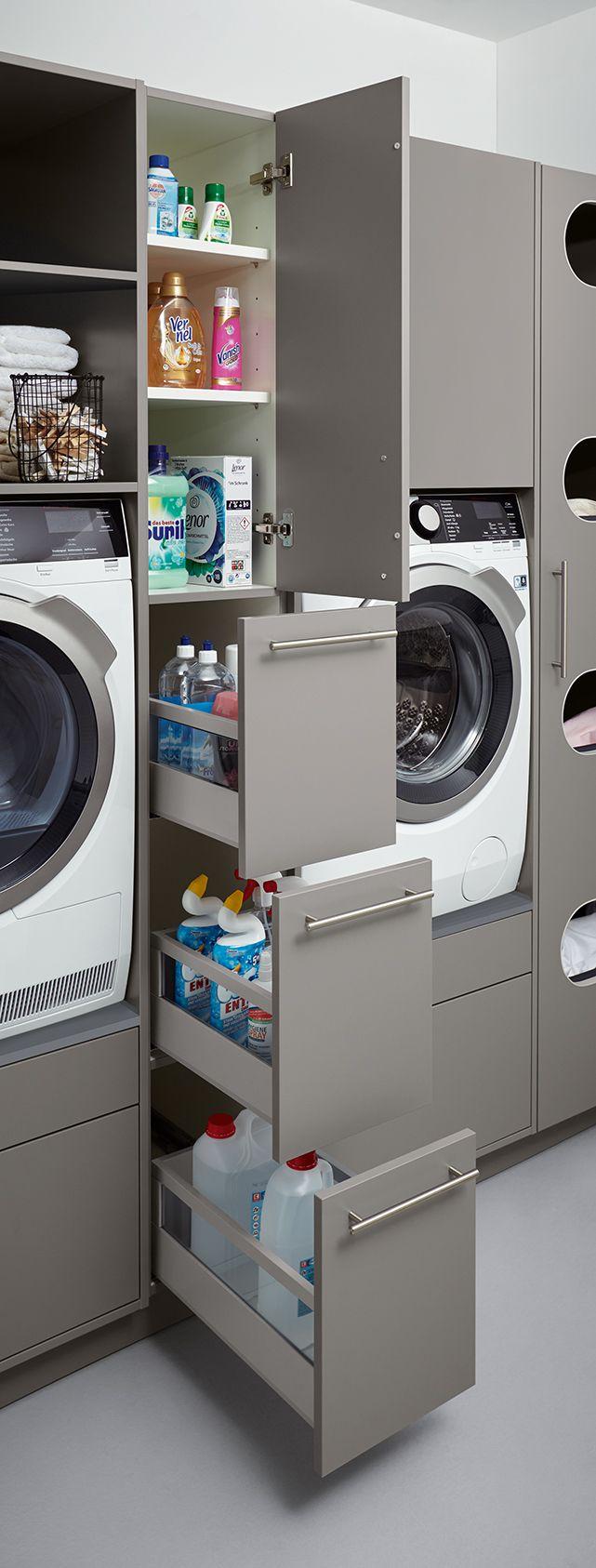 Ansicht kleiner Vorratsschrank mit Schubladen