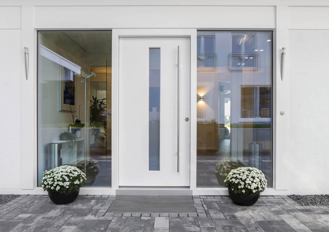 Ansicht Haustür mit 2 Glaselementen