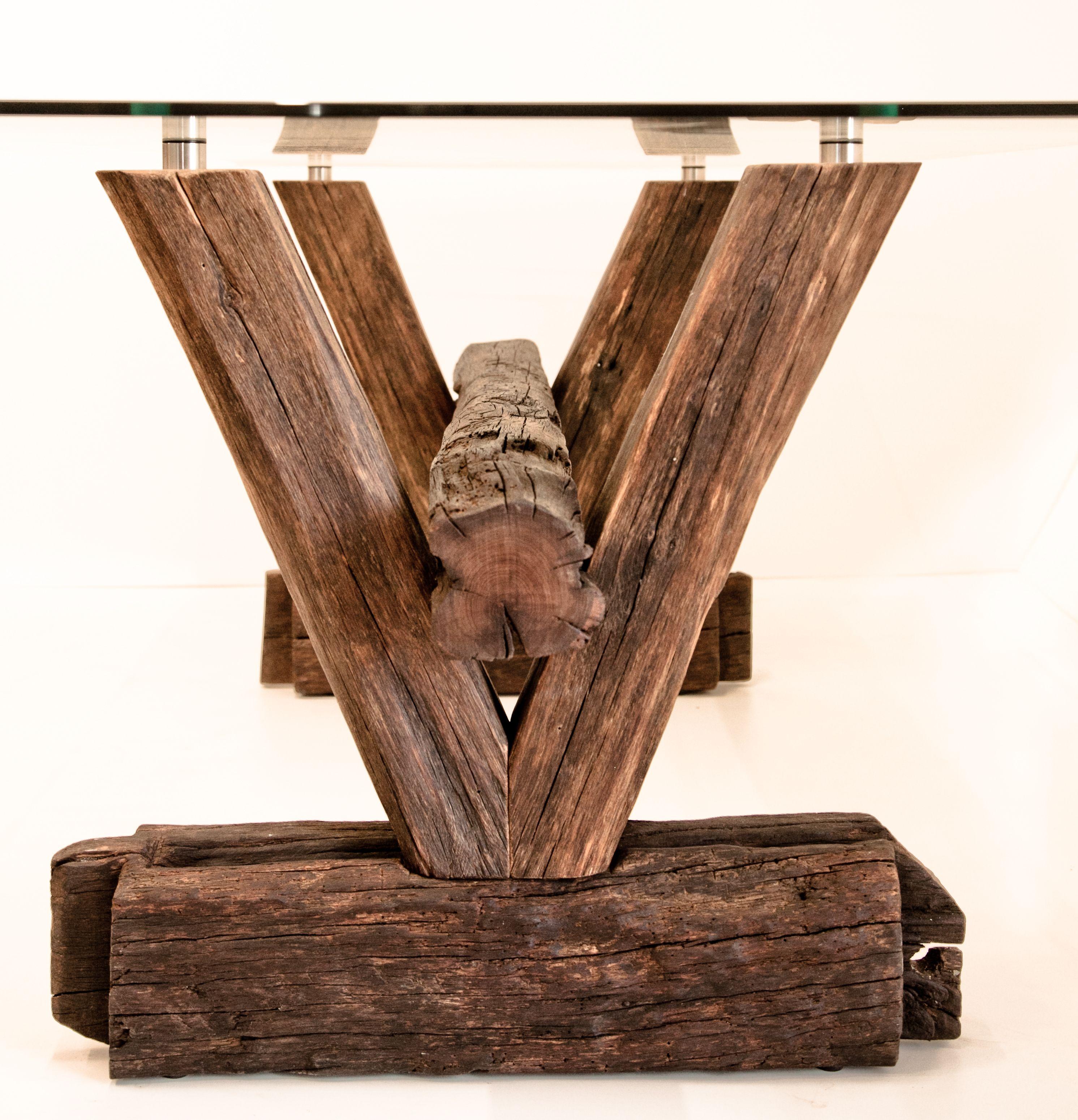 Beistelltisch aus Eiche rustikal